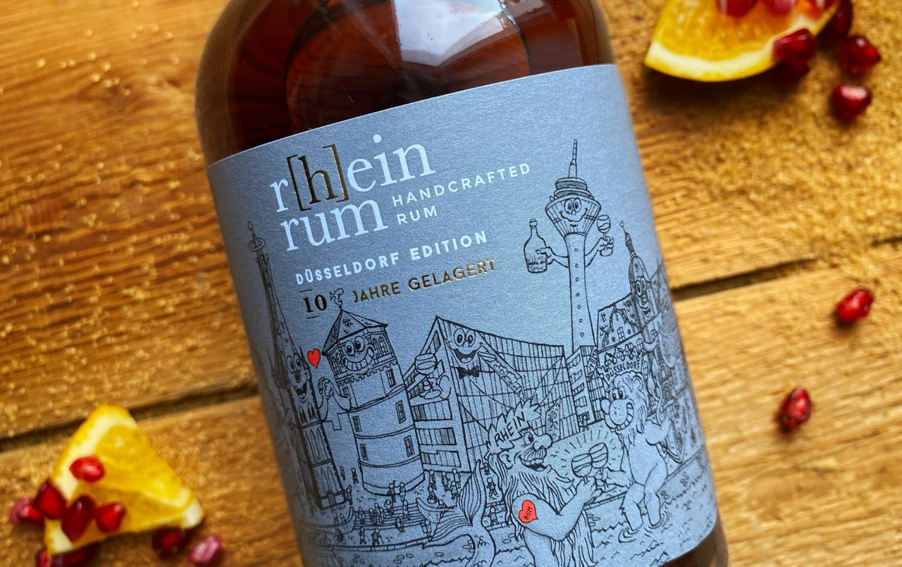 Etikett mit gold Tilly Düsseldorf Rum Vorderseite